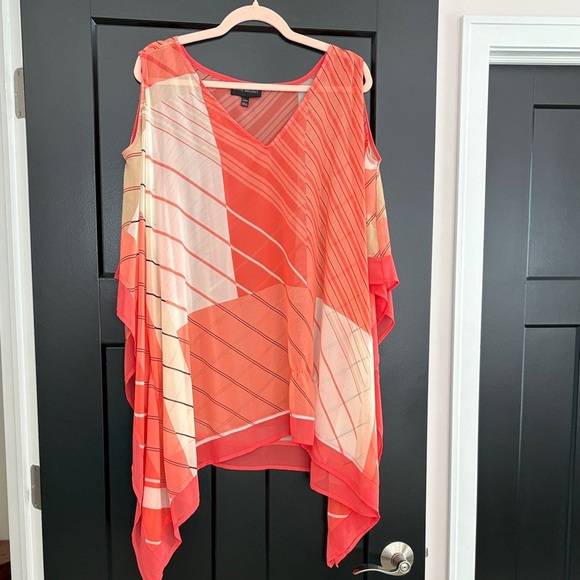 Lane Bryant Coral & Cream/Off White Geometric Asymmetrical Tunic. Size 22/24. - Picture 1 of 13